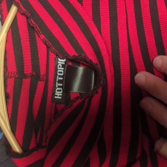 Plus size long sleeve - Picture 3 of 3